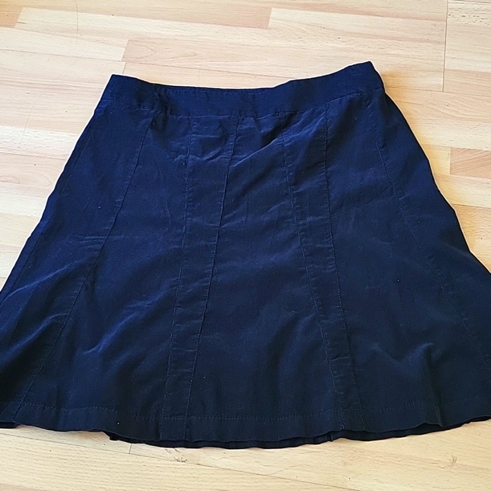 Ann Taylor skirt, NWT, size 8, black.